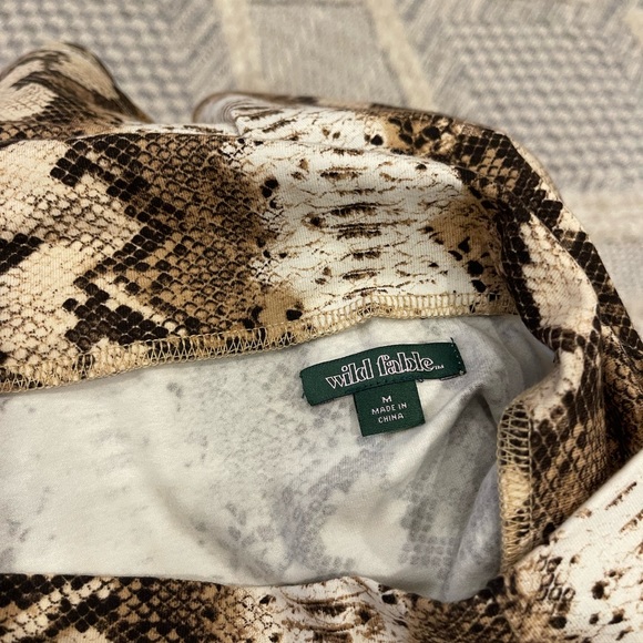 Wild Fable Mini Stretch Tan Brown Snakeskin Snake Print Skirt Size Medium - Picture 3 of 4